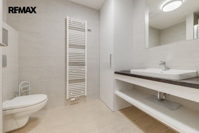 Pronájem bytu 1+kk, 31,6 m2, Praha