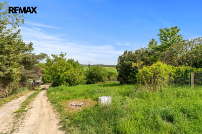 Prodej pozemku pro bydlení, 950 m2, Mořina