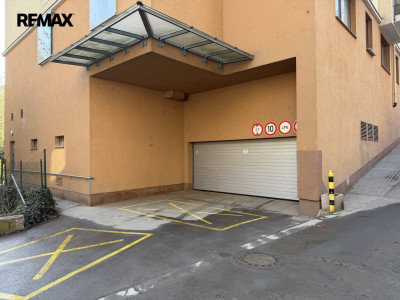 Pronájem garážového stání, 17,5 m2, Praha