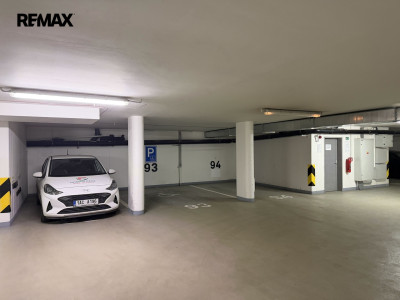 Pronájem garážového stání, 17,5 m2, Praha