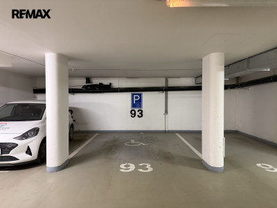 Pronájem garážového stání, 17,5 m2, Praha