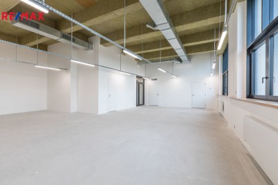 Pronájem prostoru kanceláří, 141 m2, Praha