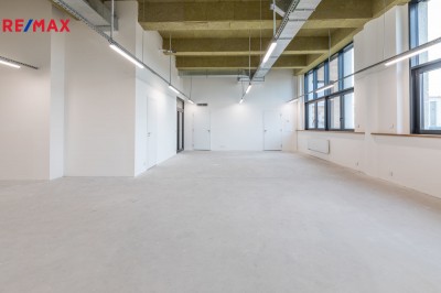 Pronájem prostoru kanceláří, 141 m2, Praha