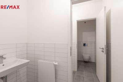 Pronájem prostoru kanceláří, 141 m2, Praha