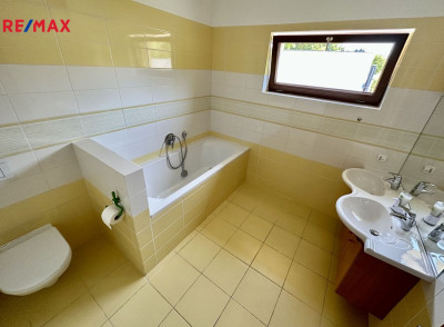 Pronájem rodinného domu, 220 m2, Hrusice