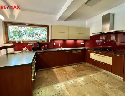 Pronájem rodinného domu, 220 m2, Hrusice