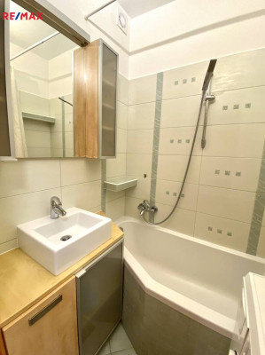 Pronájem bytu 2+kk, 52 m2, Praha