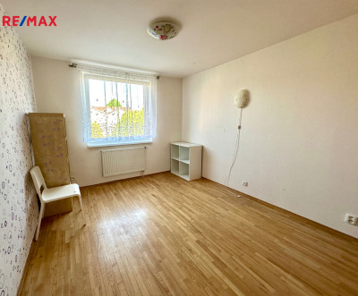 Prodej bytu 4+kk, 109 m2, Dolní Břežany