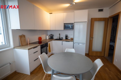 Pronájem bytu 2+kk, 62 m2, Praha