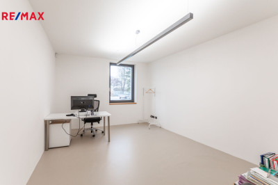 Pronájem prostoru kanceláří, 24 m2, Milovice