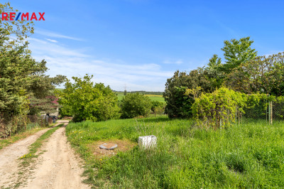 Prodej pozemku pro bydlení, 950 m2, Mořina