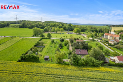 Prodej pozemku pro bydlení, 950 m2, Mořina