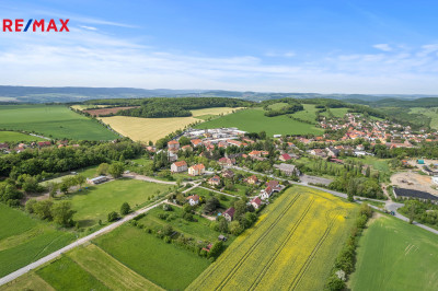 Prodej pozemku pro bydlení, 950 m2, Mořina