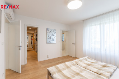 Pronájem vily, 339 m2, Praha