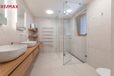 Pronájem vily, 339 m2, Praha