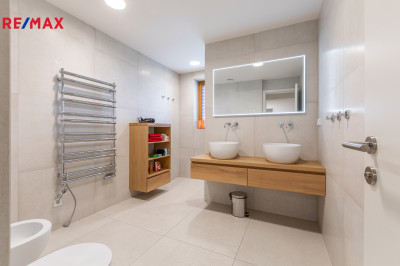 Pronájem vily, 339 m2, Praha