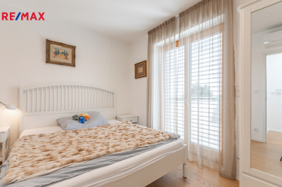 Pronájem vily, 339 m2, Praha