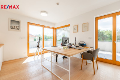 Pronájem vily, 339 m2, Praha