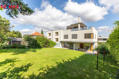 Pronájem vily, 339 m2, Praha
