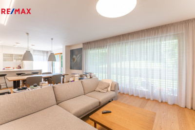 Pronájem vily, 339 m2, Praha