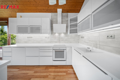 Prodej rodinného domu, 187 m2, Praha