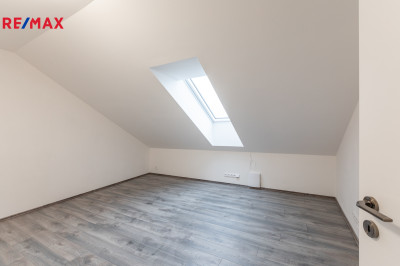 Prodej bytu 4+kk, 99,18 m2, Svémyslice