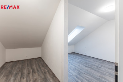 Prodej bytu 4+kk, 99,18 m2, Svémyslice