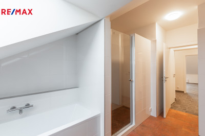 Prodej bytu 4+kk, 99,18 m2, Svémyslice