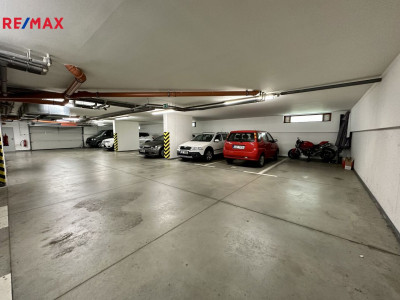 Prodej garážového stání, 14 m2, Praha