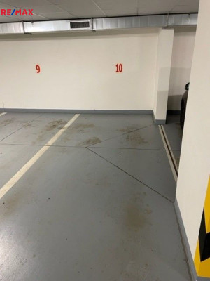Pronájem garážového stání, 16 m2, Praha
