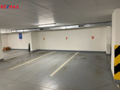 Pronájem garážového stání, 16 m2, Praha