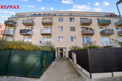 Prodej bytu 1+kk, 32 m2, Hostivice