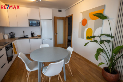 Pronájem bytu 2+kk, 62 m2, Praha