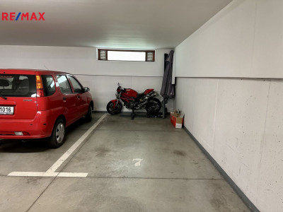 Prodej garážového stání, 14 m2, Praha